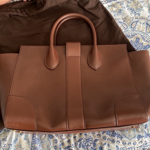 Gucci Lady Buckle Handbag - Picture 7 of 10